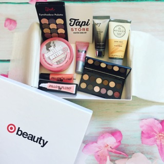 Set dưỡng da & trang điểm Beauty Box Hello Jetsetter