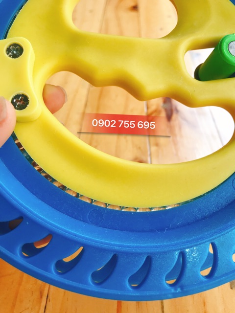[Phụ kiện diều] {MUA 1 ĐƯỢC 2} Tay quay nhựa 18cm + TẶNG 150 mét dây + MÓC KHOÁ (tay quay thả diều, diều sỉ lẻ)
