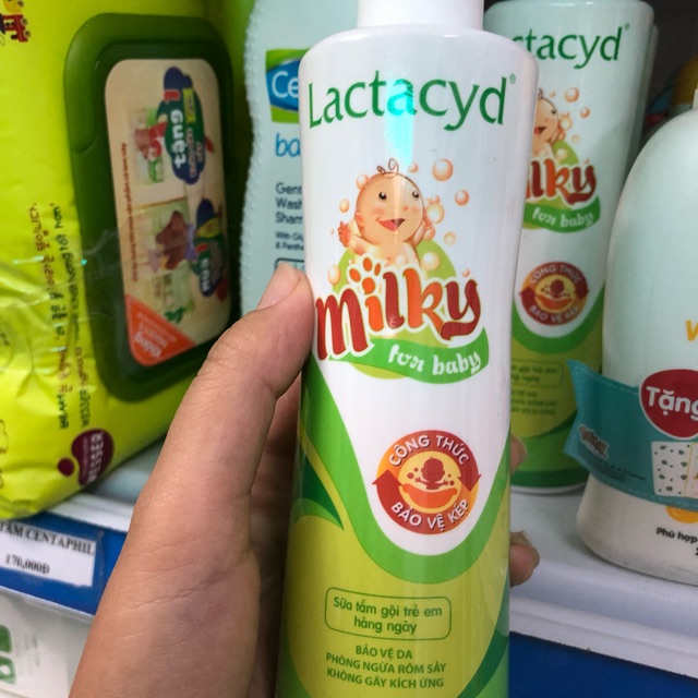 Sữa tắm gội Lactacyd 250ml giúp phòng rôm sảy, mẩn đỏ cho trẻ