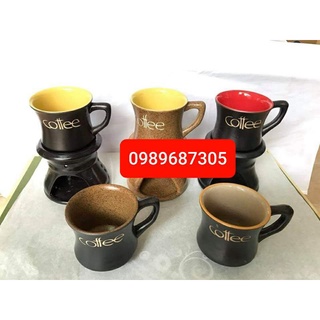 Cốc và bếp hâm nóng cafe