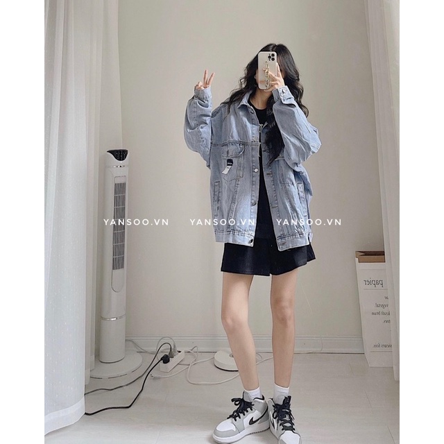 Áo khoác jean from rộng tag logo dưới túi , áo khoác bò xanh demin và màu đen oversize Quảng Châu YANSOO