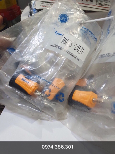 Jack rắc chia tai nghe chuẩn 3.5 cao cấp hãng SEETRONIC nhập khẩu. Báo giá 1 cái.