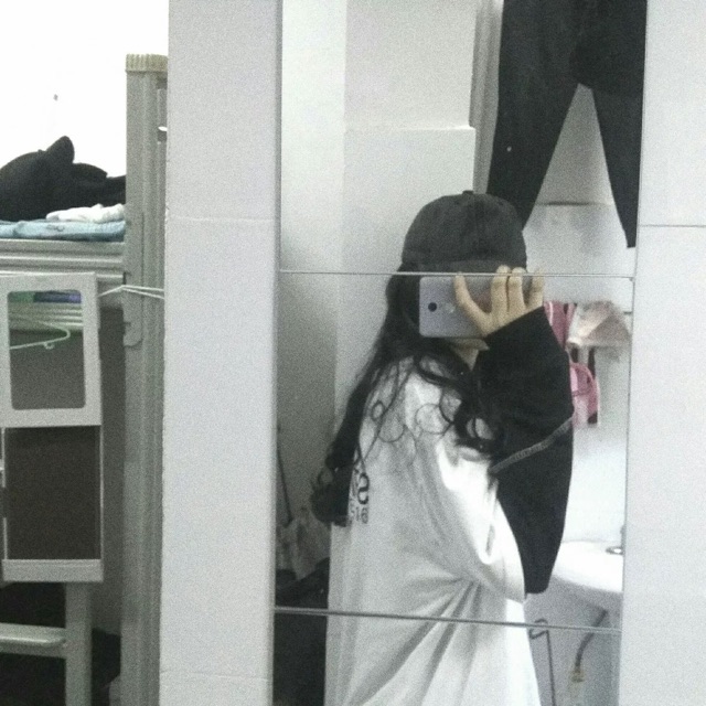 Áo phông nelly heybig  ( có sẵn ) vetem