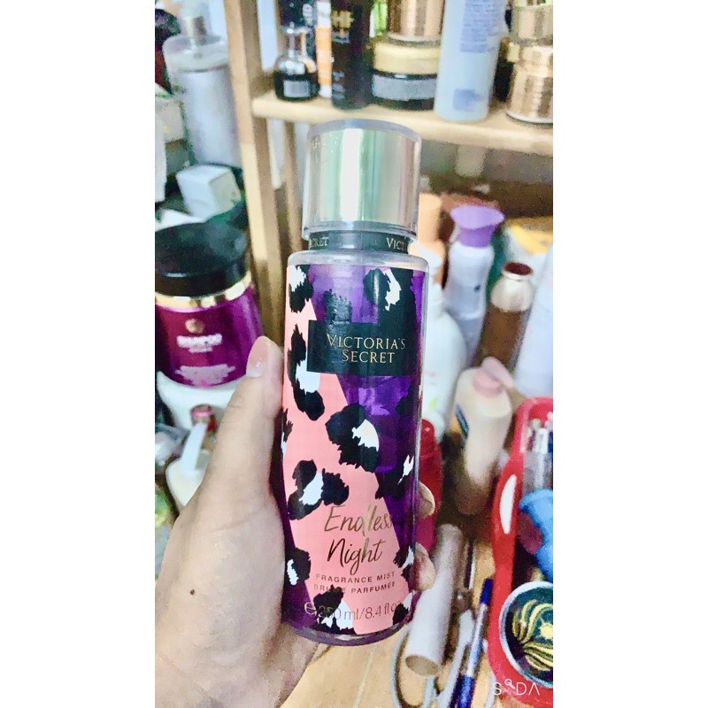 Mỹ phẩm sân bay