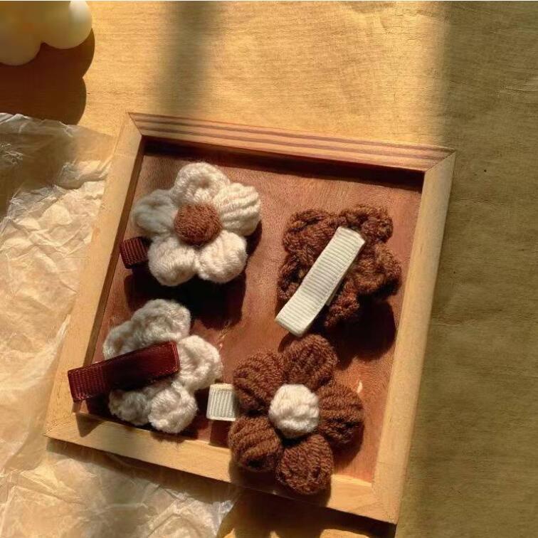 Kẹp Tóc Đan Len Mềm Mại Màu Cà Phê Phong Cách retro Thời Trang Thu Đông Cho Bé