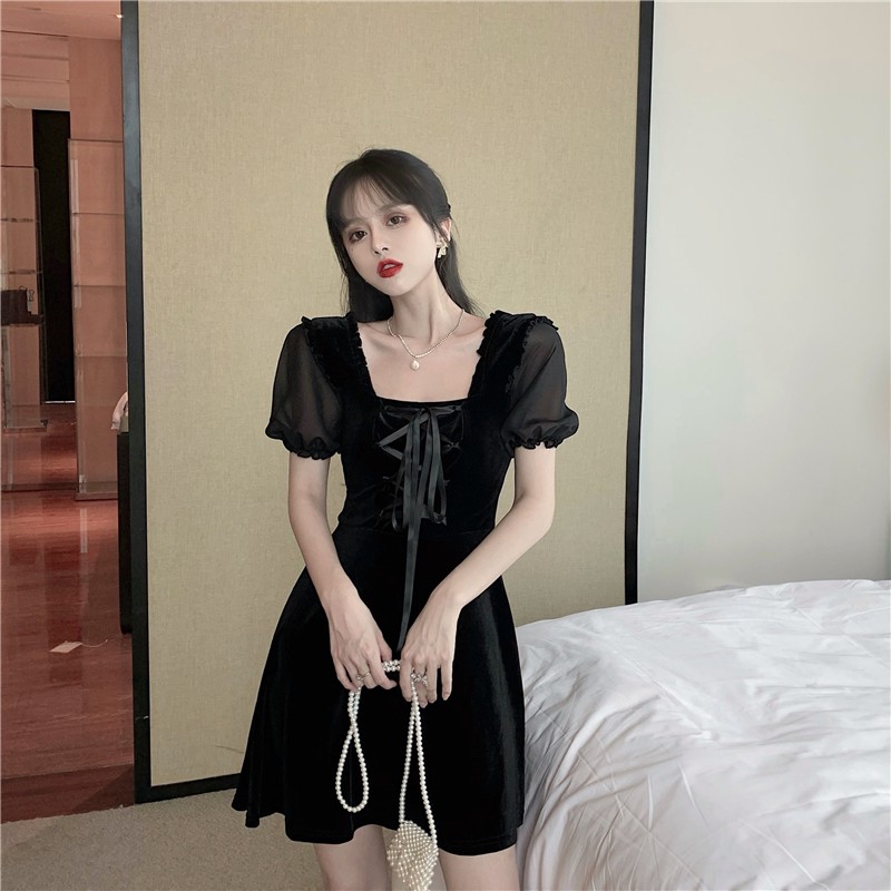 Đầm đen tay ngắn lưới cổ vuông phối ren eo thon đan dây chéo ulzzang