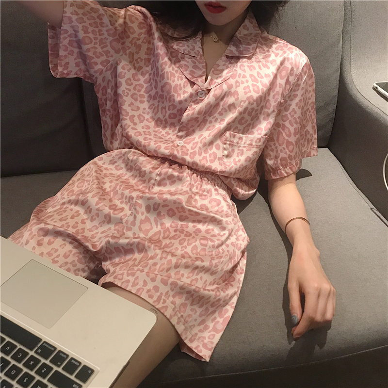 Bộ Quần Áo Ngủ Bằng Cotton Tay Ngắn In Họa Tiết Báo Hồng Đáng Yêu Dành Cho Nữ