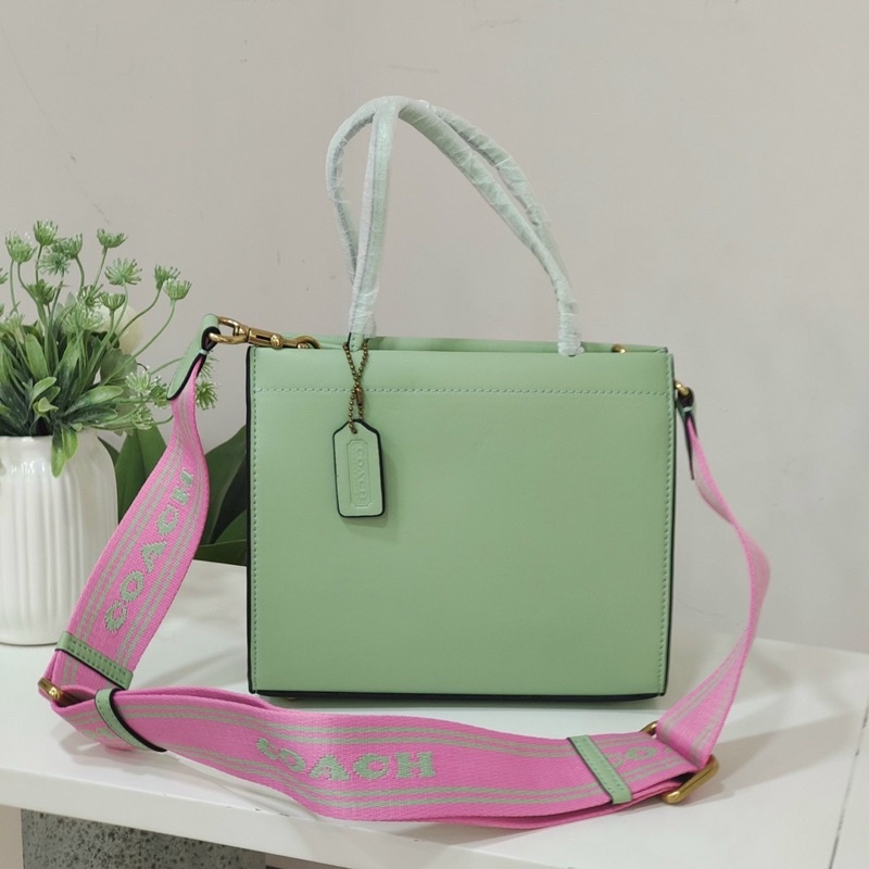 Túi Coach tote cashin 22 C8544 sẵn sale
