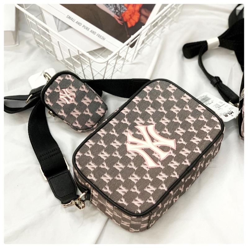 Túi Xách MLB Monogram Jacquard Hobo New York Yankees - 3ABQS012N chính hãng giá tốt
