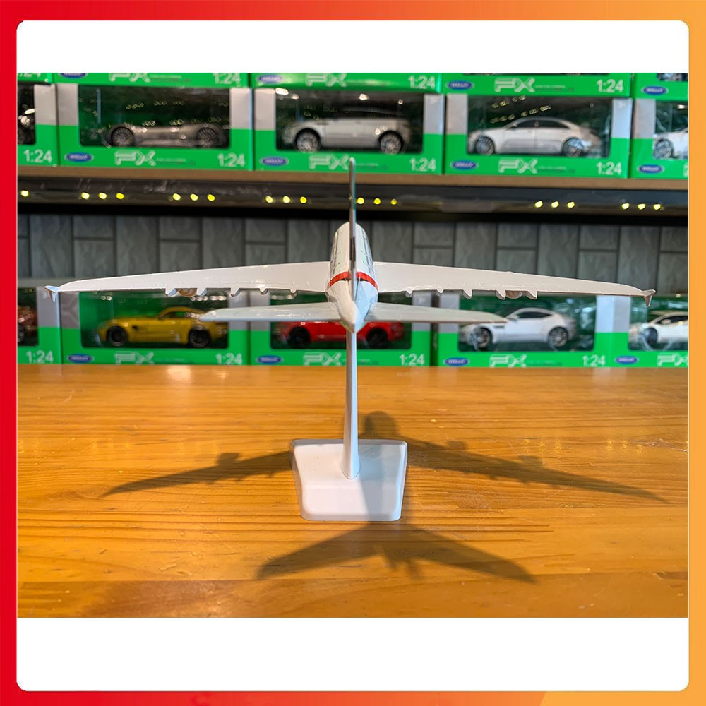 Mô hình máy bay Airbus A380 Emirates Airlines loại 20cm