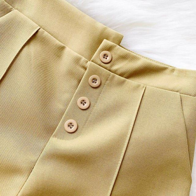 Quần short cạp lệch