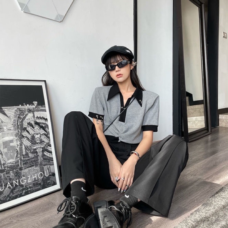 Áo thun croptop cổ polo thiết kế xích