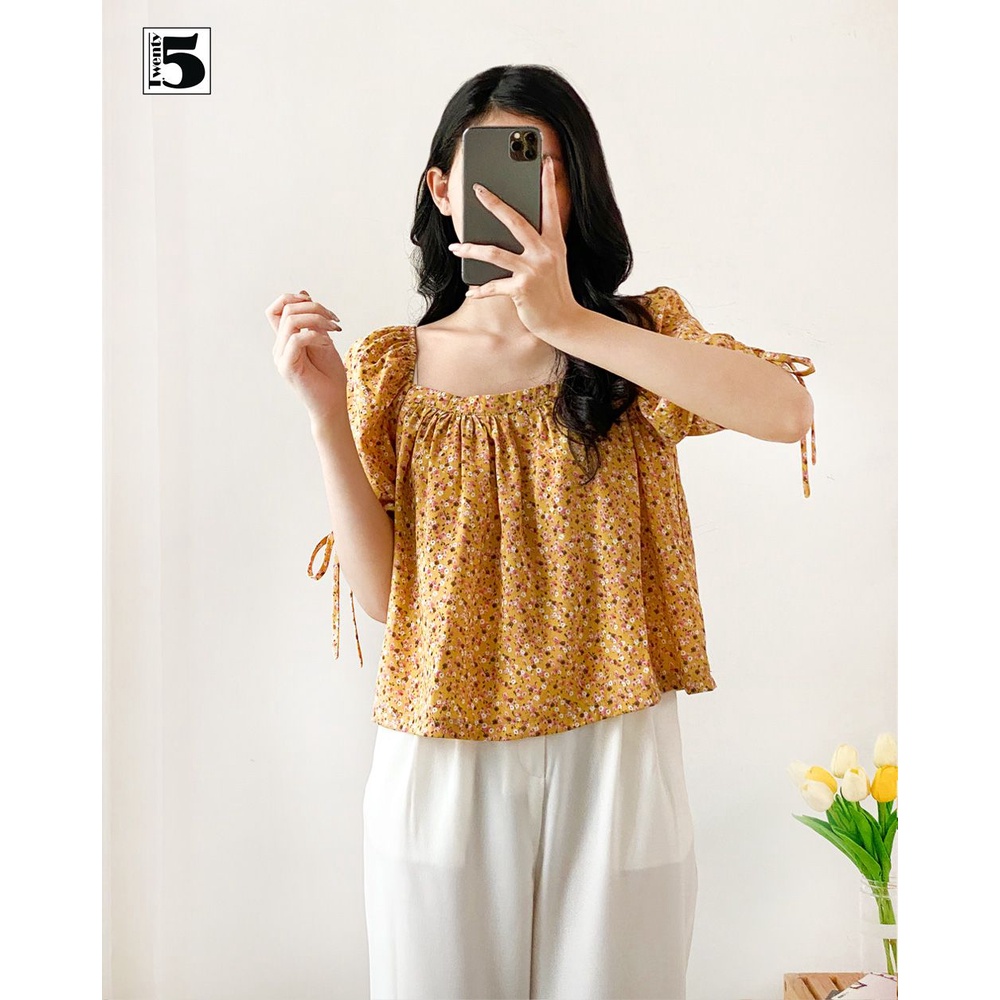 Áo kiểu nữ hoa nhí vintage nhún ngực chun vai Twentyfive A14