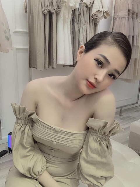 Đầm nude rớt vai nút bọc