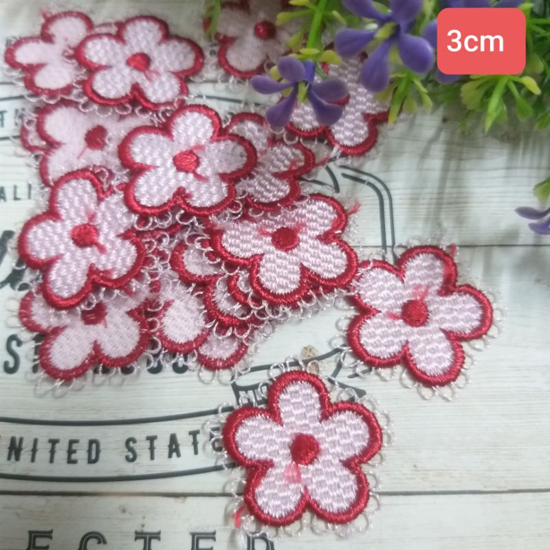 Hình và hoa thêu chỉ cotton trang trí thủ công