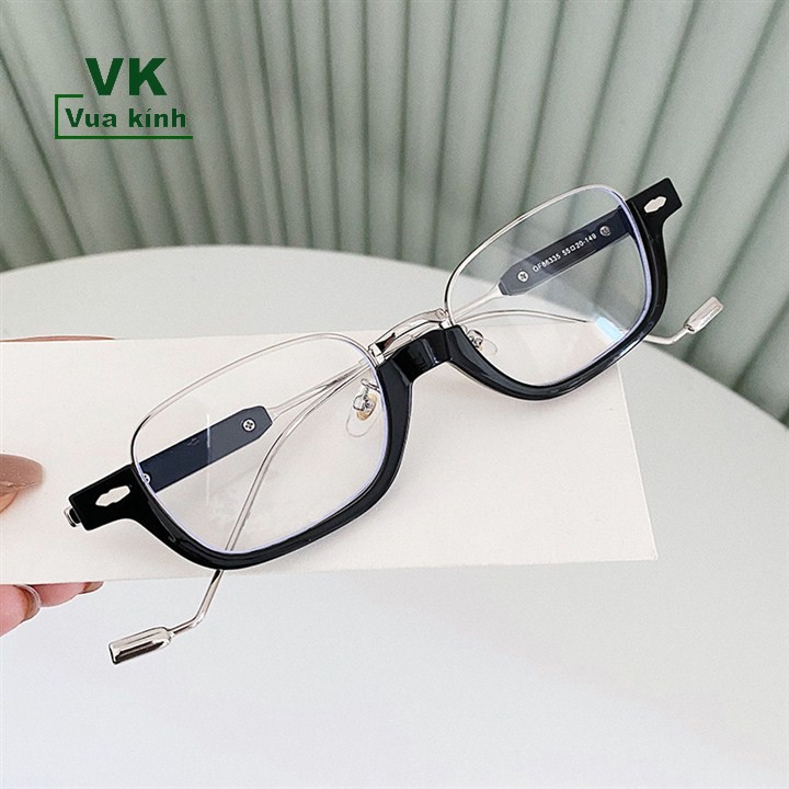 Kính cận kèm mắt cận somin