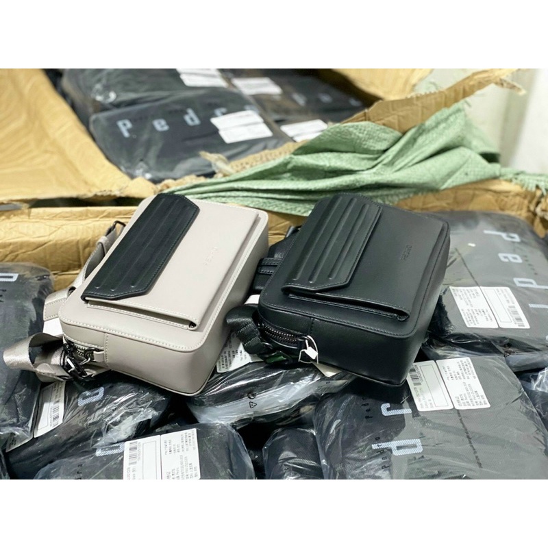 Túi đeo chéo Nam Pedro sling Bag hàng đẹp nét da mềm chuẩn Tag Mac