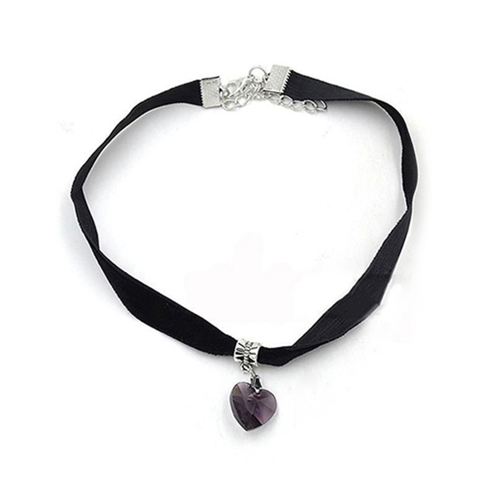 Vòng cổ choker nhung đính đá hình trái tim cá tính dành cho nữ