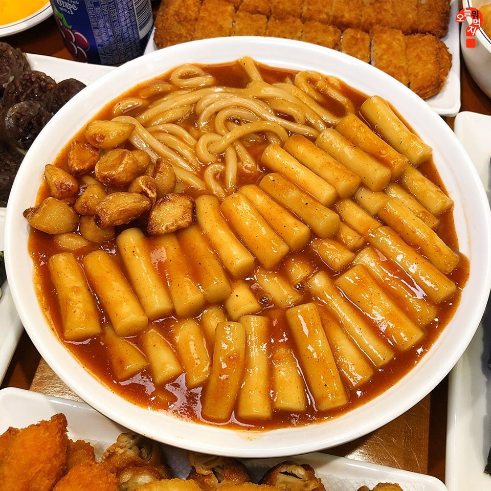 (CHỈ GIAO HÀ NỘI)COMBO NẤU TOKBOKKI HÀN QUỐC(500G BÁNH,100G SỐT,100G PHÔ MAI MOZZA,450G CHẢ CÁ)