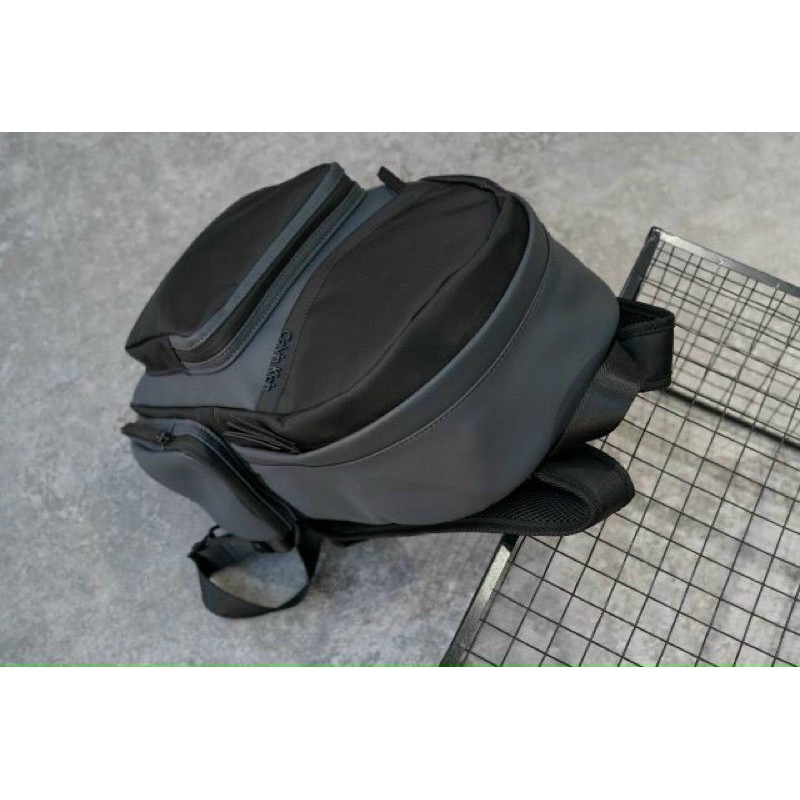 -Balo form vuông ngăn laptop 16inch  C•K backpack--navy phối đen classic