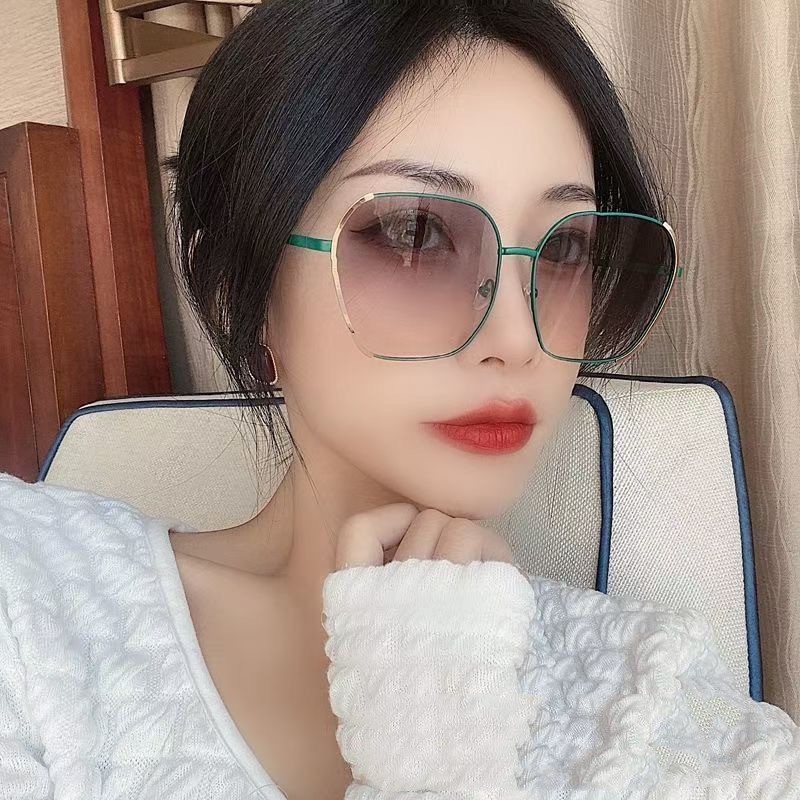 Kính Mát Gọng Tròn Kim Loại Chống Tia UV Thời Trang Đi Biển Mùa Hè Dành Cho Nữ