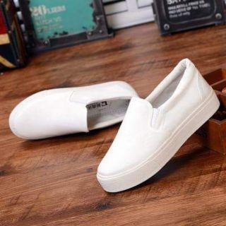 Compo 2 đôi giày nữ 180k