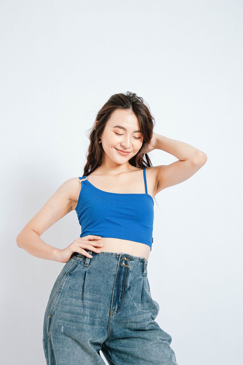 [Mã WABRWA8 giảm 15% đơn 99k] CCHAT Áo dây lệch vai C74 | BigBuy360 - bigbuy360.vn