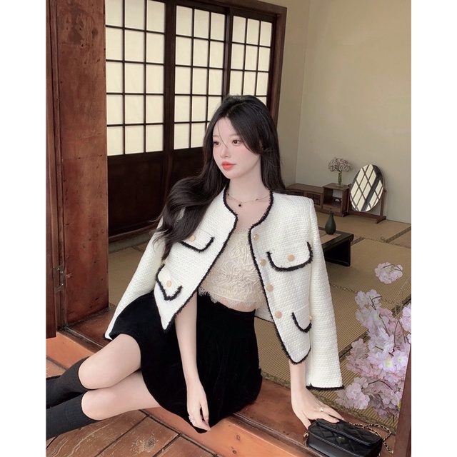 Áo khoác dạ tweed viền đen cúc vàng sang chảnh tiểu thư