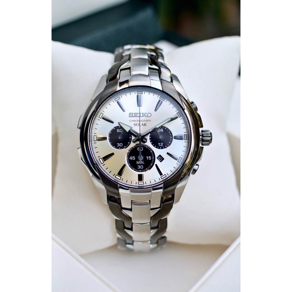 Đồng hồ nam Seiko SSC635 Solar Chronograph.