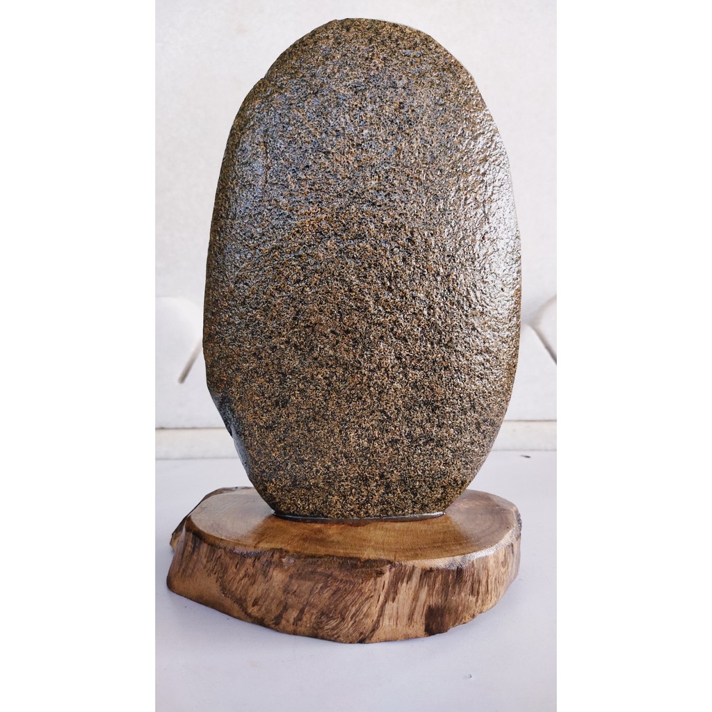 Thư Pháp trên Đá Đa Sắc tự nhiên, KL: 2.8 kg, Cao: 26cm, Rộng: 19cm. Nhận viết chữ Thư Pháp theo yêu cầu khách hàng.