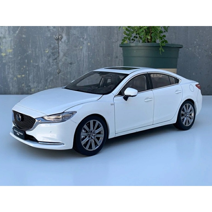 Mô hình xe Mazda 6 2022 tỉ lệ 1:18 Paudi