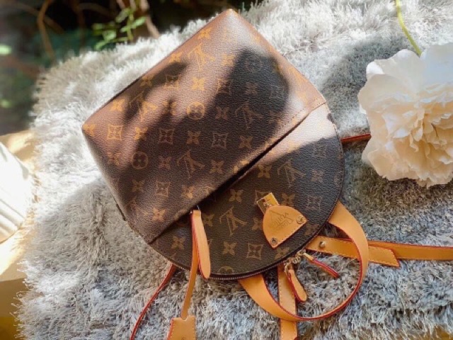 Balo hến thời trang