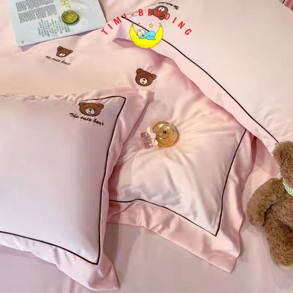 Bộ chăn ga gối lụa thêu gấu teddy bear cao cấp, nhập khẩu – Set ga gối lụa 4 món – Timibedding