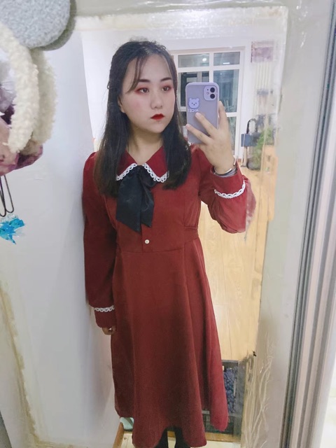 Váy đỏ viền ren cổ nơ dáng dài xoè vintage