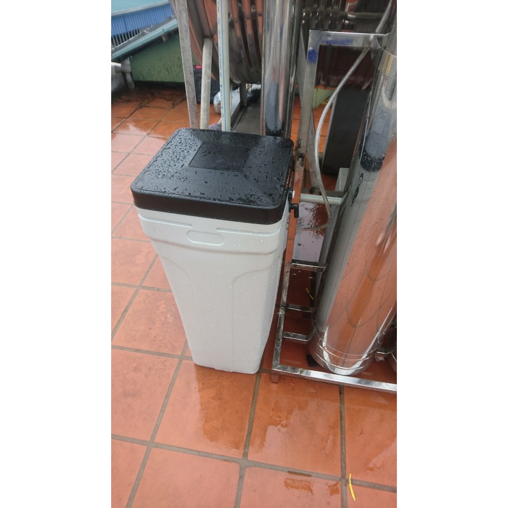 Thùng muối hoàn nguyên 65L 100L