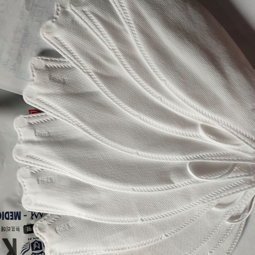 1 Thùng Khẩu trang 4D  Thảo Nguyên KF94 (300 cái)