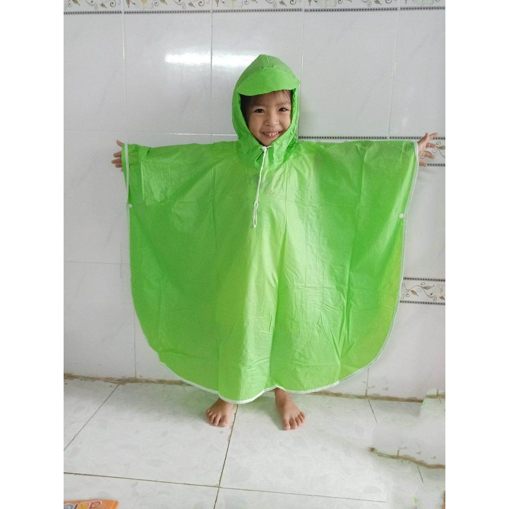 Áo mưa cánh dơi cho bé, chất liệu nhựa dẻo mềm