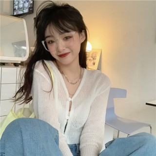 Áo croptop len mỏng cài cúc