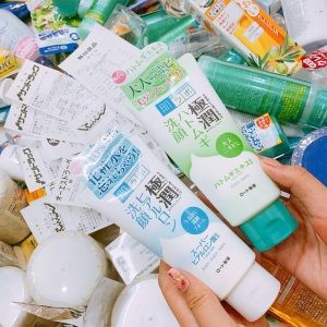 Sữa rửa mặt Hadalabo dạng tuýp