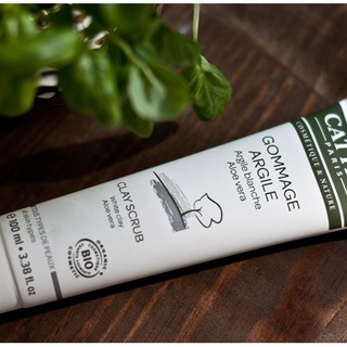 Tẩy tế bào chết clay scrub cattier