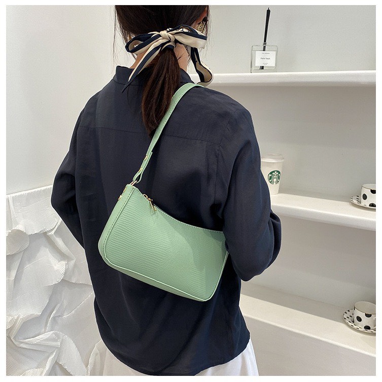 Túi đeo vai, túi kẹp nách nữ vân ngang thời trang giá rẻ BAG U KVT95