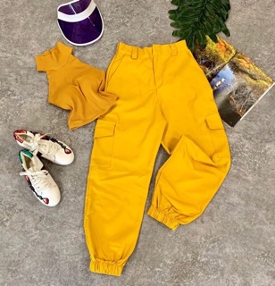 Set áo yếm hở lưng quần jogger đen
