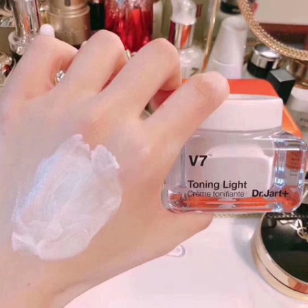 Kem Dưỡng Sáng, Tái Tạo Da, Ngừa Thâm Mụn, Nám Da Dr.Jart+ V7 Toning Light Mini 15ml