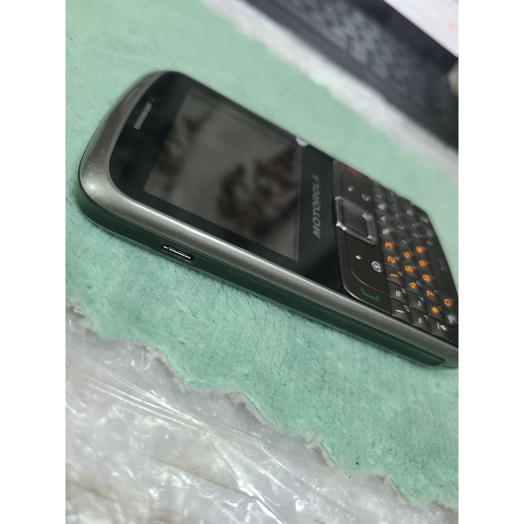 Điện thoại Motorola EX-112 màu đen