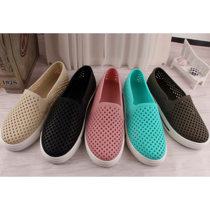 giày nhựa đi mưa