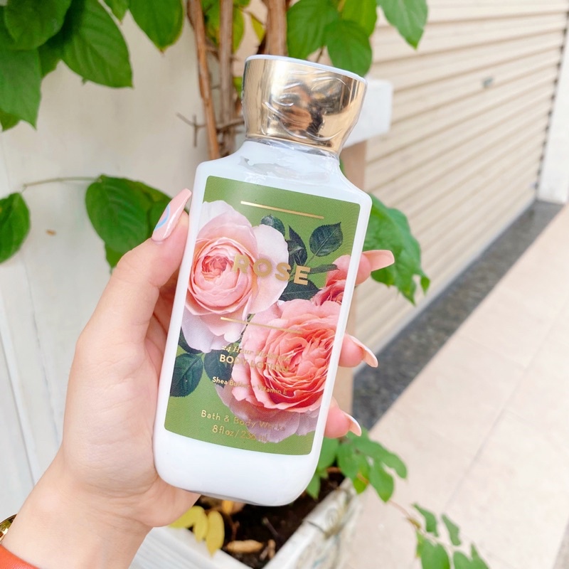 Dưỡng thể Bath and Body Works - Rose ( 236mL )