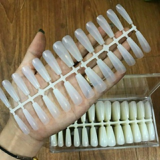 Móng úp fom thang dạng vỉ móng dẻo đẹp .