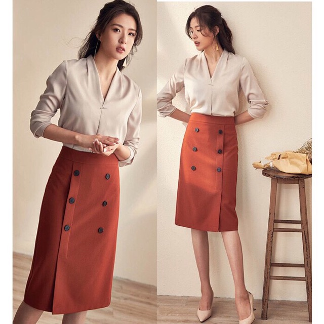 Chân váy phối nút dễ thương | BigBuy360 - bigbuy360.vn