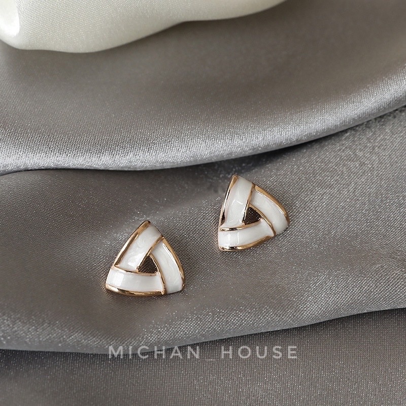 Hoa tai Hàn Quốc, hoa tai xinh xắn phù hợp đi chơi, đi làm