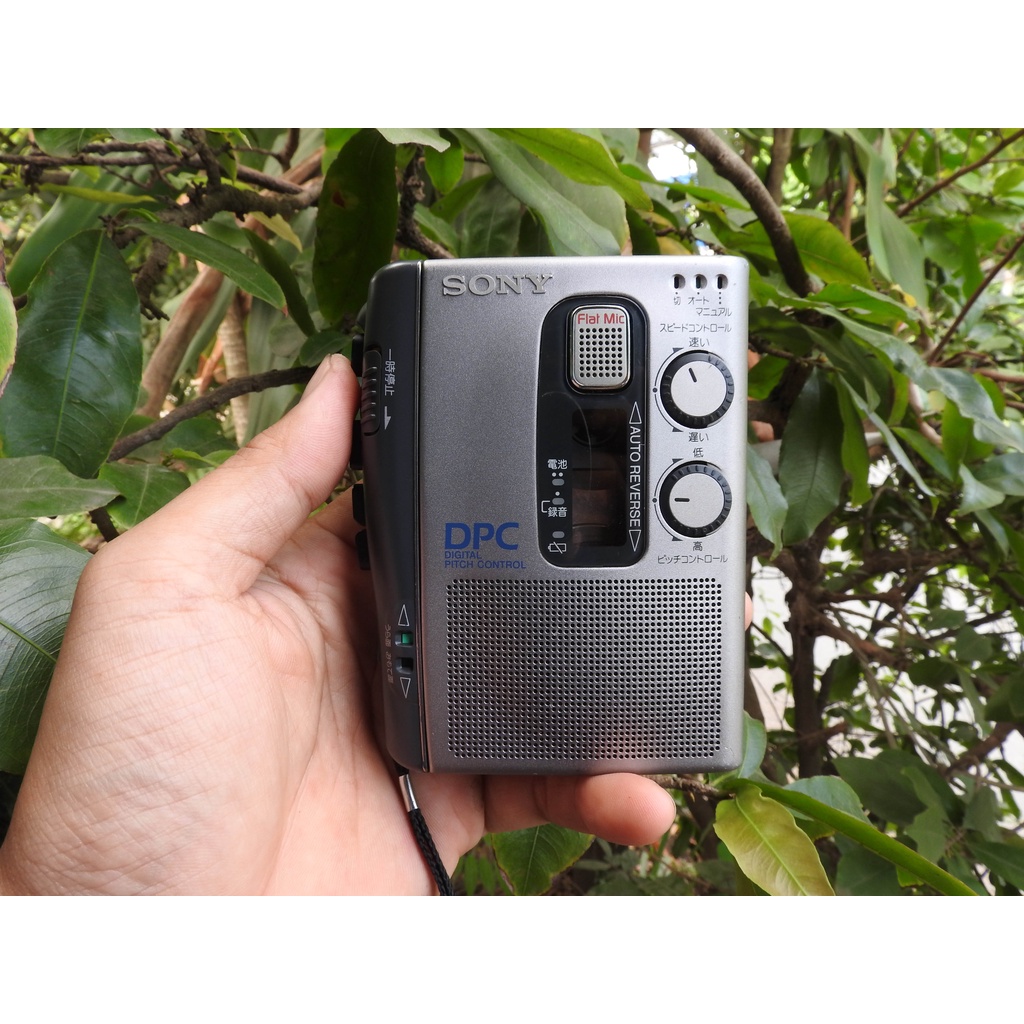 Máy nghe nhạc Cassette Sony TCM-AP10 có loa ngoài phát băng 2 chiều cửa băng kim loại chắc tay máy còn đẹp